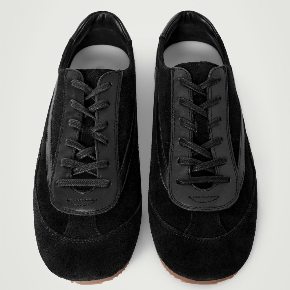 COS MINIMAL SUEDE SNEAKERS in BLACK
